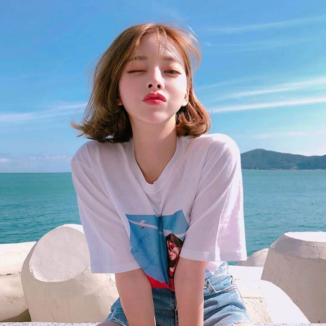 Chuuさんのインスタグラム写真 - (ChuuInstagram)「오늘도 날씨 너무 좋네요!💓#chuuseoul🌴🌴」6月12日 8時45分 - chuu_official