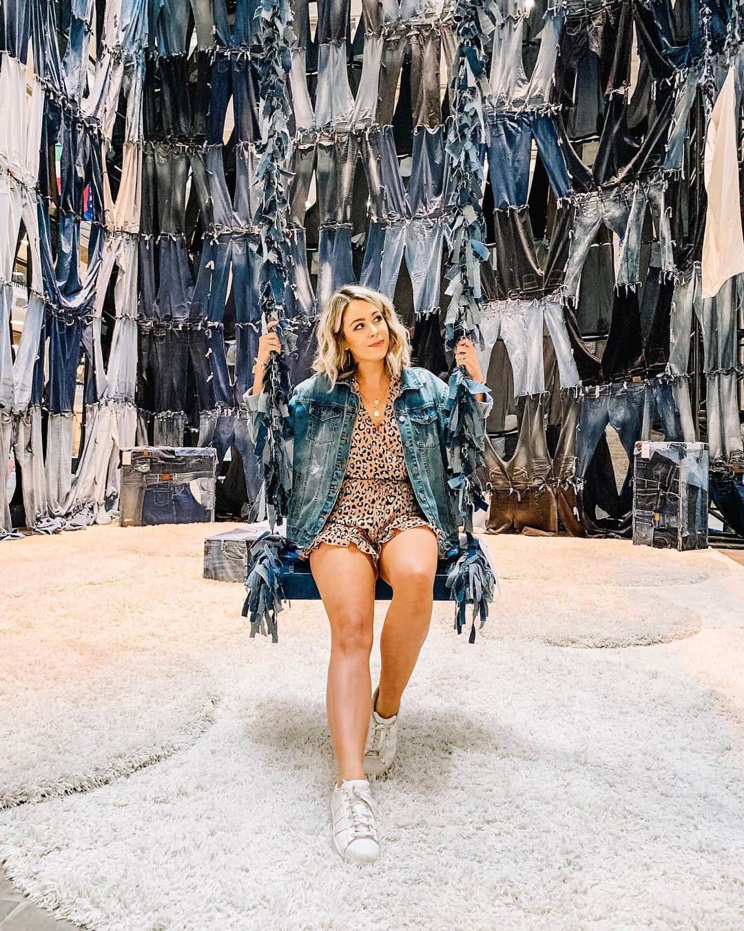 Tracy and Stefanieのインスタグラム：「When you see a swing and it says “no swinging”. Can anyone guess what we did? 🤣 #canthelpmyself PS Who’s ready for #thebachelorette?? Comment your faves below and if you don’t watch what’s your fave show atm??」