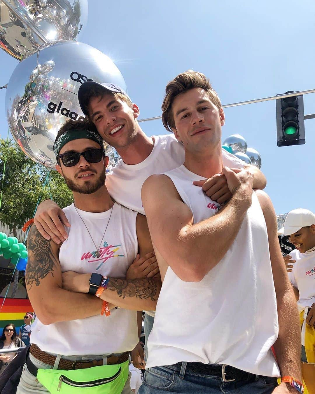 ASOSさんのインスタグラム写真 - (ASOSInstagram)「Our very own @asos_thomas, @asos_aaron and @asos_lex repping  ASOS DESIGN x glaad& at LA Pride 🌈 (Psst! @glaad get 100% of net profits from the collection) 🔎 Search 'GLAAD' on ASOS 🗣 Image description: Thomas, Aaron and Lex wearing ASOS DESIGN x glaad& at LA Pride」6月12日 9時10分 - asos