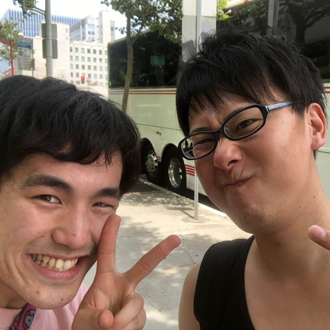 NCC新潟コンピュータ専門学校さんのインスタグラム写真 - (NCC新潟コンピュータ専門学校Instagram)「E3初日です！ オープンから乗り込んでおります☺️ モンハンなど有名タイトルの新作が楽しめるとあって学生のテンションも上がってました‼️ #新潟コンピュータ専門学校 #nsgカレッジリーグ #アメリカ #海外研修 #E3 #ゲーム #自撮り」6月12日 9時12分 - ncc_niigata