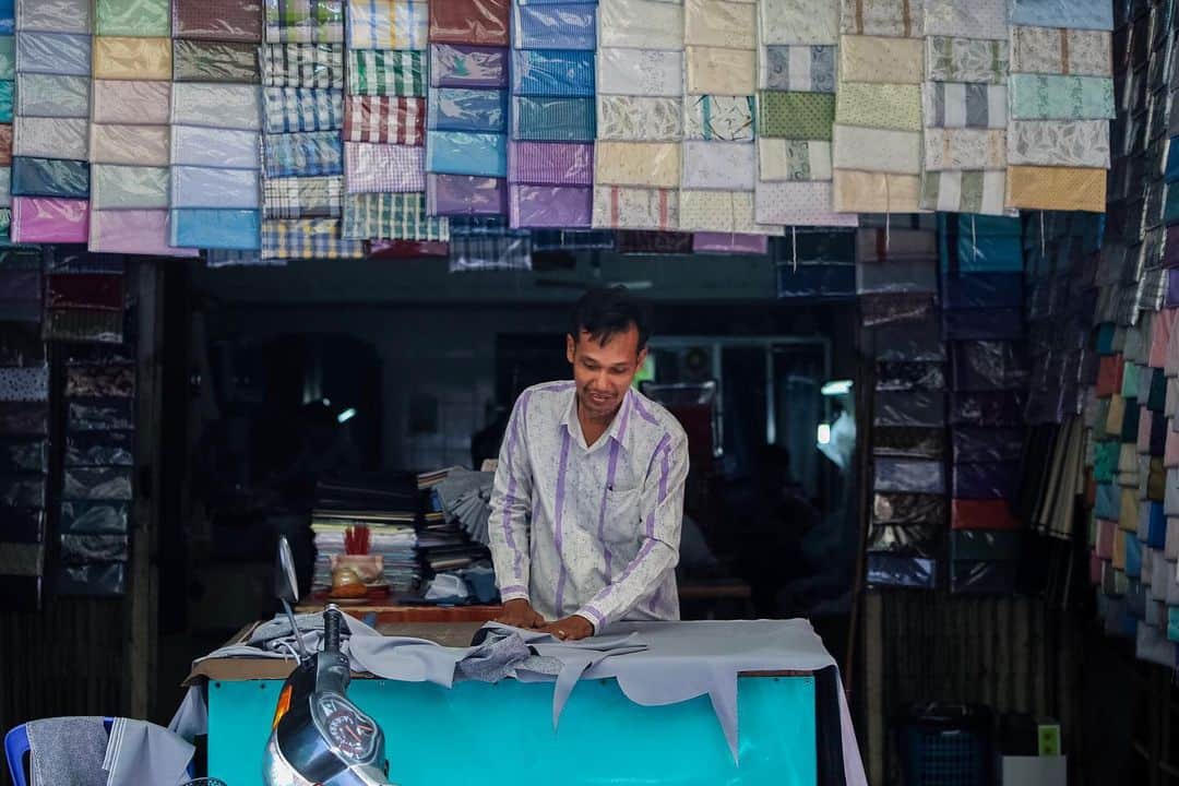 Shunsuke Miyatakeのインスタグラム：「A fabric retailer.」