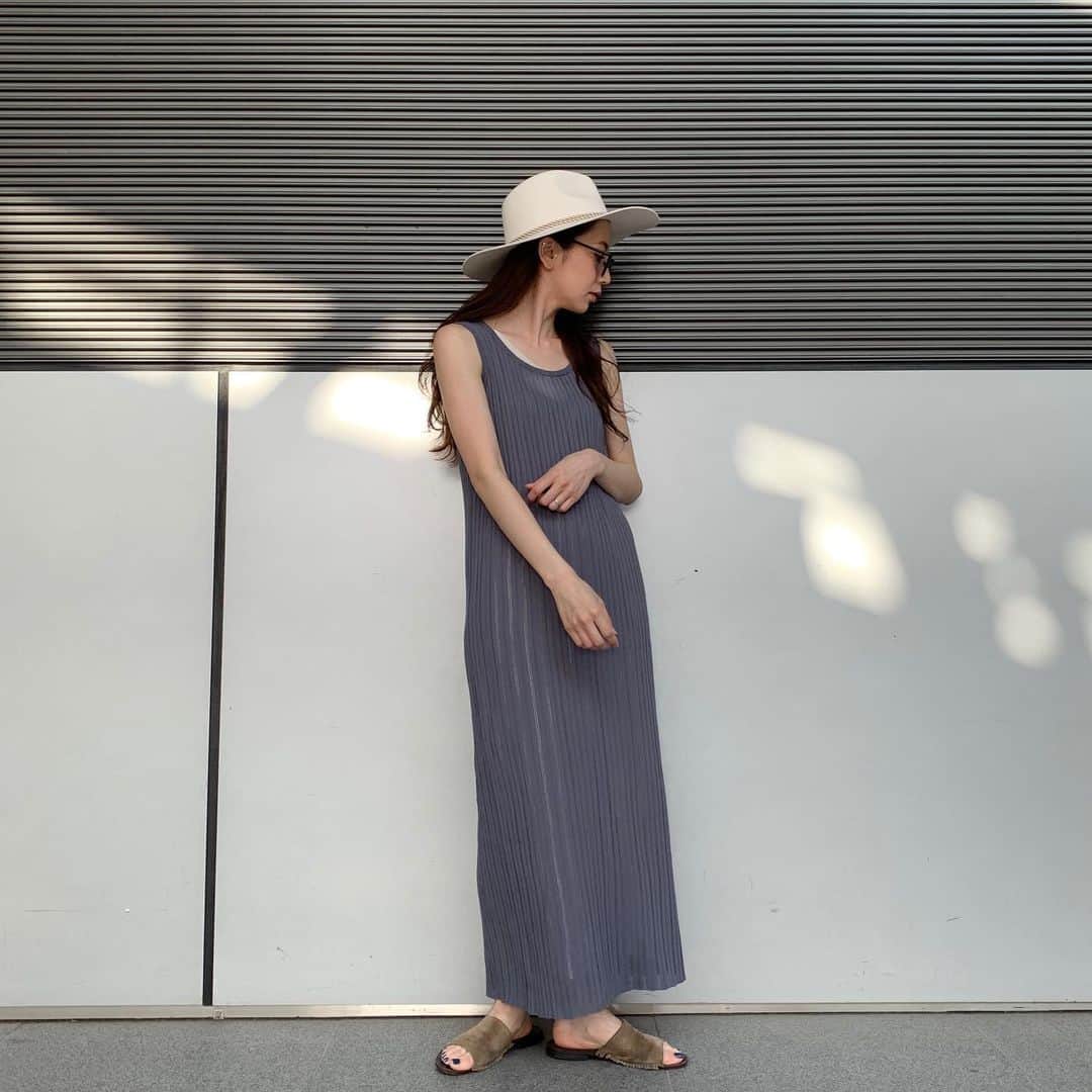 ungrid_minamiのインスタグラム：「. このワンピース女性らしいラインで 素敵です💕 @ungrid_official #Ungrid#アミュプラザ博多」