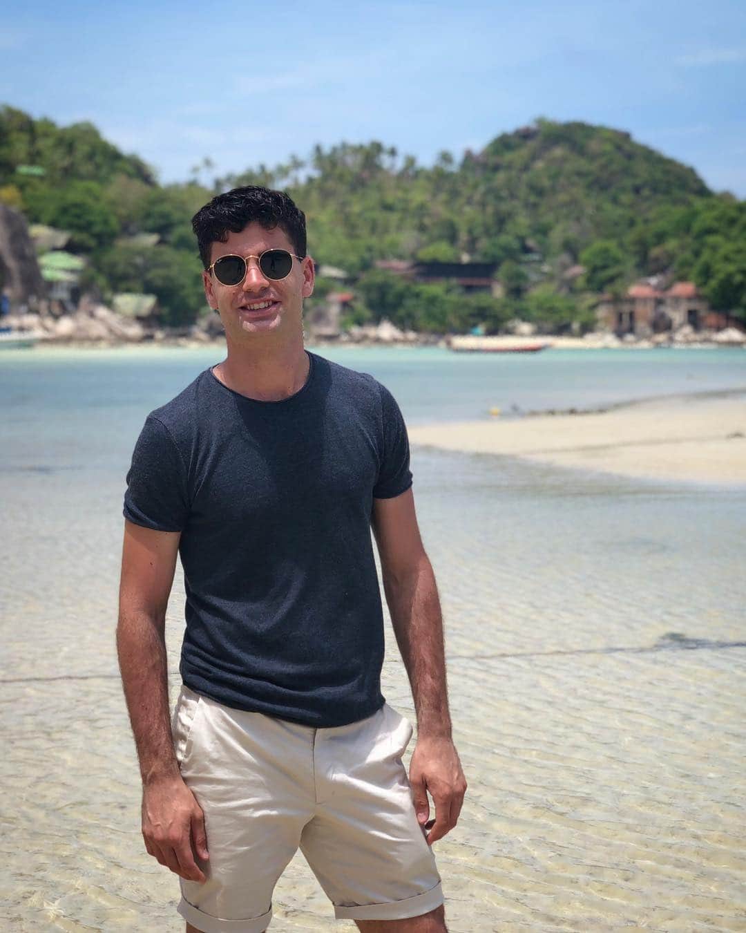 ハビエル・ラジャのインスタグラム：「Hi! Tao are you? 😎」