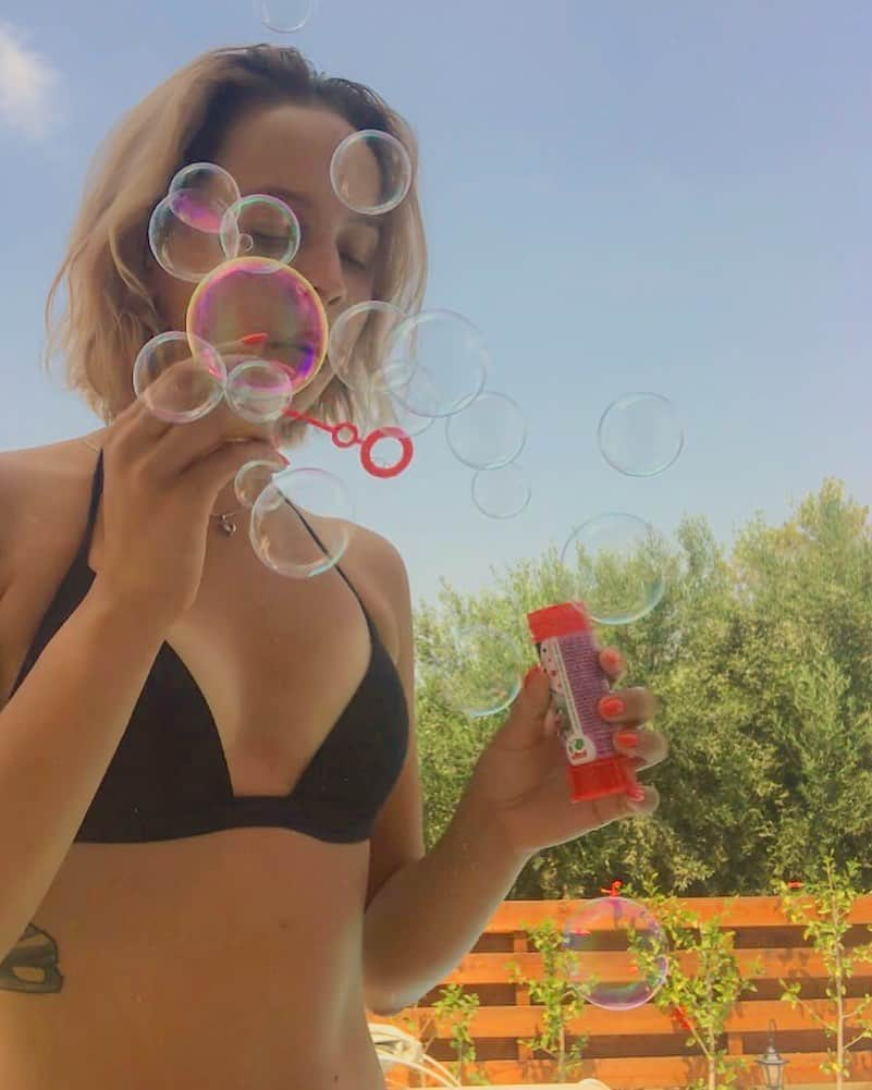 ベティナ・ポポワさんのインスタグラム写真 - (ベティナ・ポポワInstagram)「🌬🍬」6月12日 19時42分 - bet1nka