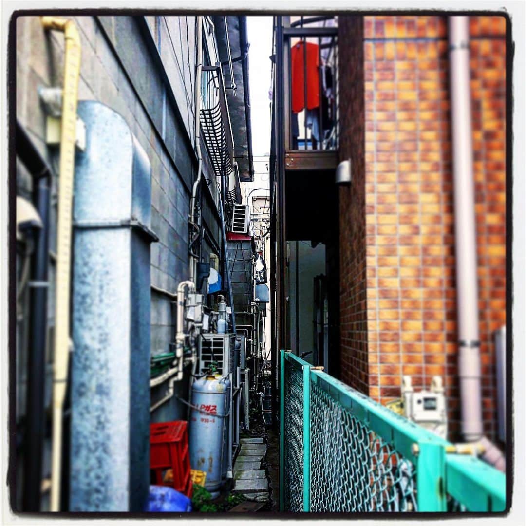 浅岡雄也さんのインスタグラム写真 - (浅岡雄也Instagram)「抜けられる隙間。  アキトくんにw」6月12日 19時45分 - uyax_asaoka