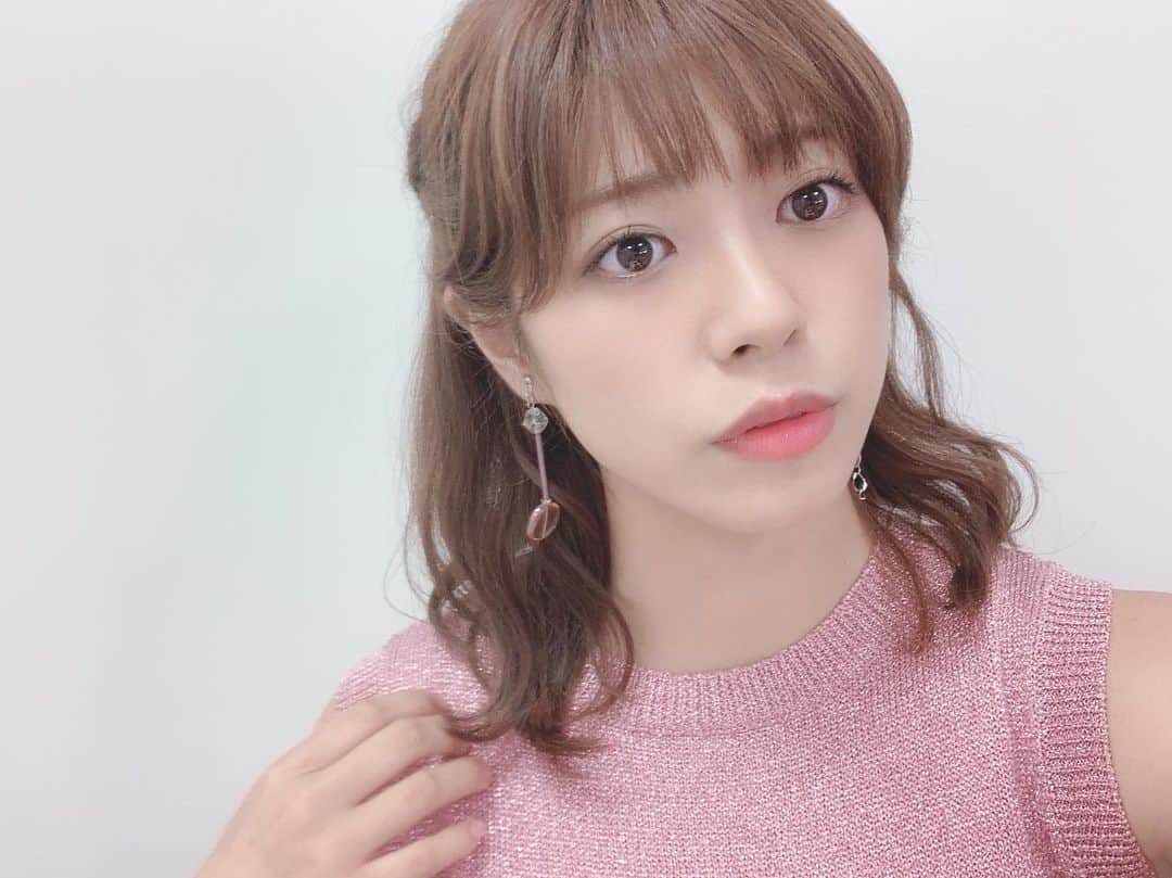 わちみなみのインスタグラム：「abemaTVミッドナイト競輪収録前に﻿ #リトル原宿店 でヘアセットしていただきました😄﻿ ﻿ 雨の日だったけど綺麗にしていただいて﻿ 収録も髪の毛の不安なく臨めました🥺⭐️ #わちみなみ #ヘアセット #原宿」