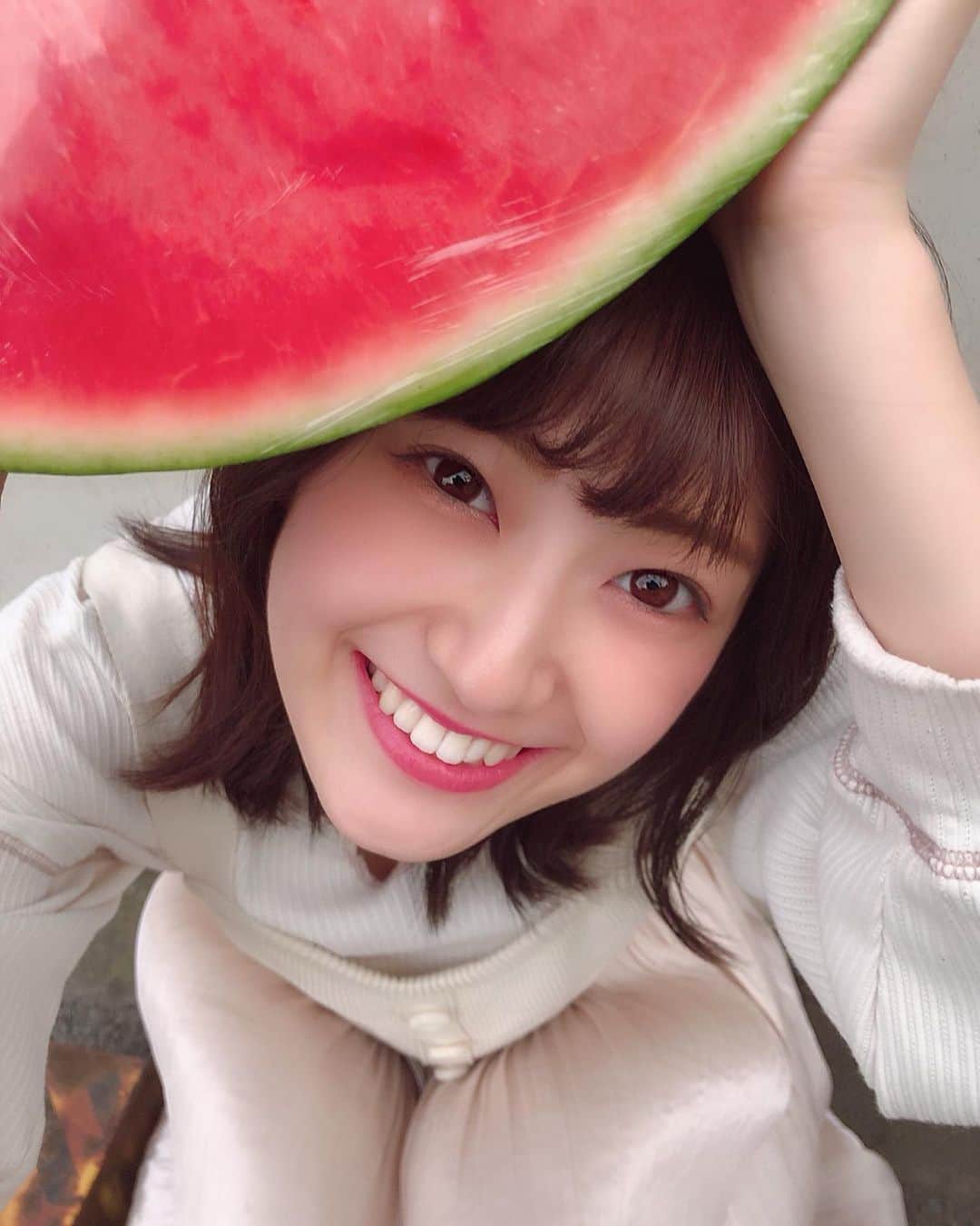 朝日花奈のインスタグラム：「もうすぐ夏だね🍉💕 #スイカ」