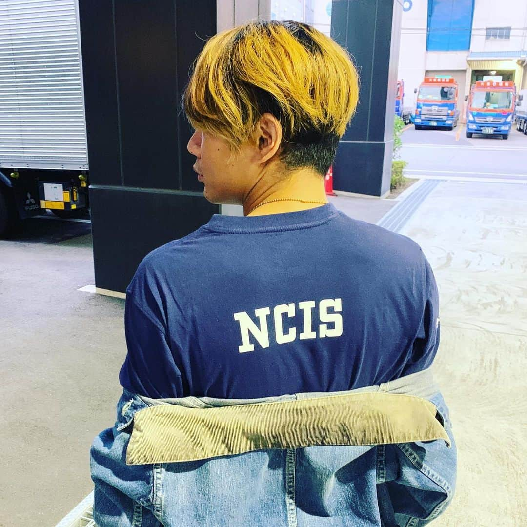 Nothing’s Carved In Stoneさんのインスタグラム写真 - (Nothing’s Carved In StoneInstagram)「【NEW GOODS】﻿﻿﻿﻿﻿ New カレッジT（黒/紺）3,000円﻿﻿﻿﻿ SIZE：S / M / L / XL（村松 S着用）﻿﻿﻿﻿ ﻿﻿﻿﻿ 来週からの"Tour Beginning"より販売します。札幌、福岡公演のみチケットは発売中です。﻿﻿﻿﻿ ﻿﻿﻿﻿﻿ "Live at 野音 2019 〜Tour Beginning〜"﻿ 6/22(土)日比谷野外大音楽堂﻿ THANK YOU SOLD OUT!!﻿ ﻿﻿﻿﻿﻿ "Tour Beginning Extra Show"﻿ 7/1(月)札幌PENNY LANE24﻿ OPEN 18:30 / START 19:00﻿ ﻿ 7/5(金)福岡DRUM LOGOS﻿ ﻿﻿﻿﻿﻿OPEN 18:00 / START 19:00﻿ ﻿ 〈チケット〉﻿﻿﻿﻿﻿ 前売り：3,900円（ドリンク代別）﻿﻿﻿﻿﻿ ﻿ #nothingscarvedinstone #ナッシングス #ncis #silversunrecords #beginning」6月12日 20時00分 - nothingscarvedinstone