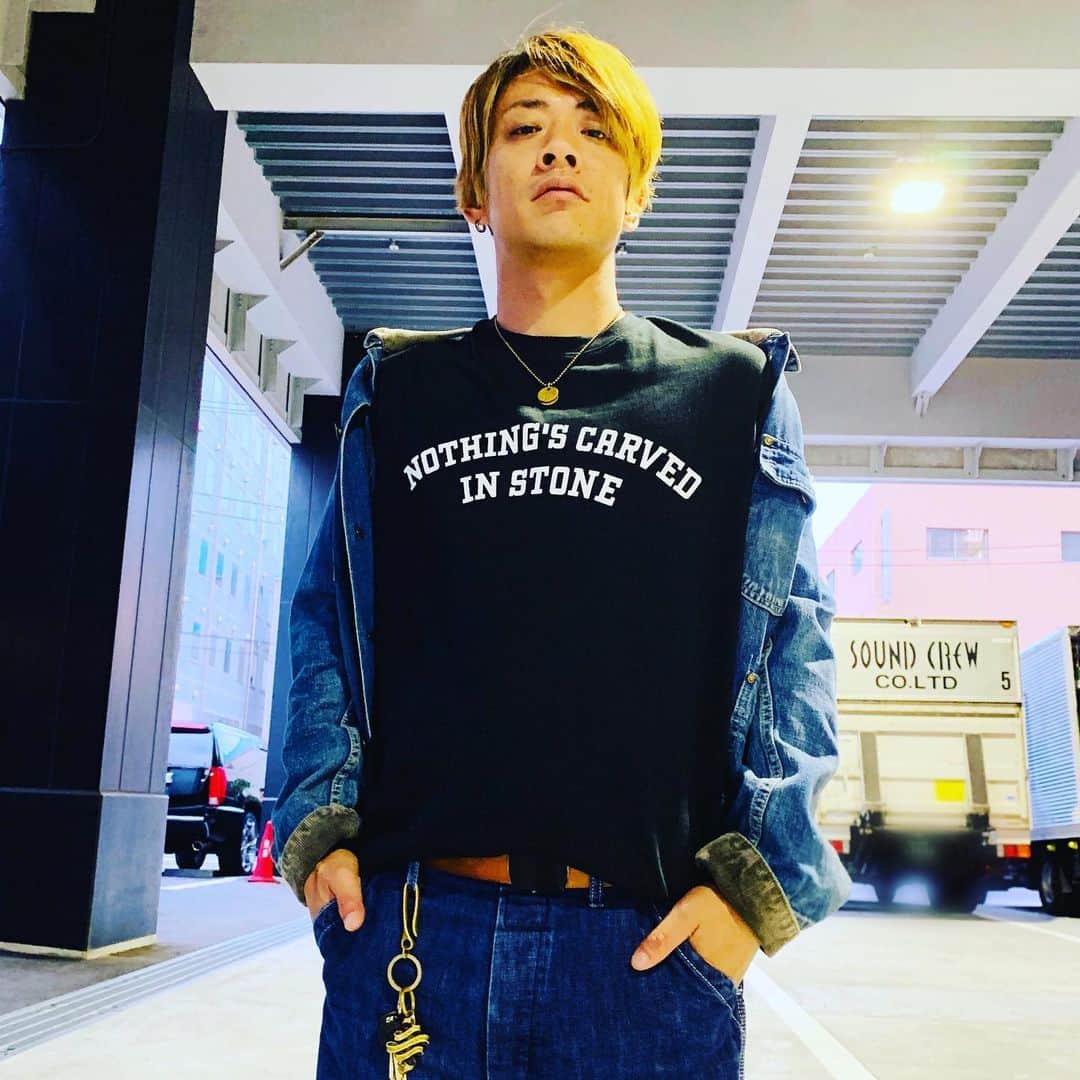 Nothing’s Carved In Stoneさんのインスタグラム写真 - (Nothing’s Carved In StoneInstagram)「【NEW GOODS】﻿﻿﻿﻿﻿ New カレッジT（黒/紺）3,000円﻿﻿﻿﻿ SIZE：S / M / L / XL（村松 S着用）﻿﻿﻿﻿ ﻿﻿﻿﻿ 来週からの"Tour Beginning"より販売します。札幌、福岡公演のみチケットは発売中です。﻿﻿﻿﻿ ﻿﻿﻿﻿﻿ "Live at 野音 2019 〜Tour Beginning〜"﻿ 6/22(土)日比谷野外大音楽堂﻿ THANK YOU SOLD OUT!!﻿ ﻿﻿﻿﻿﻿ "Tour Beginning Extra Show"﻿ 7/1(月)札幌PENNY LANE24﻿ OPEN 18:30 / START 19:00﻿ ﻿ 7/5(金)福岡DRUM LOGOS﻿ ﻿﻿﻿﻿﻿OPEN 18:00 / START 19:00﻿ ﻿ 〈チケット〉﻿﻿﻿﻿﻿ 前売り：3,900円（ドリンク代別）﻿﻿﻿﻿﻿ ﻿ #nothingscarvedinstone #ナッシングス #ncis #silversunrecords #beginning」6月12日 20時00分 - nothingscarvedinstone