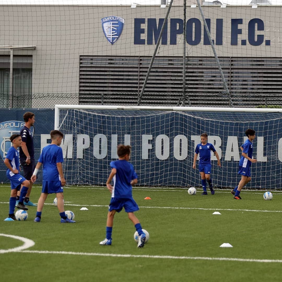 エンポリFCさんのインスタグラム写真 - (エンポリFCInstagram)「📸📸📸 Prima settimana di #EmpoliGiovaniCamp al Centro Sportivo di Monteboro. Vuoi partecipare al camp? Visita la sezione dedicata sul nostro sito, scegli la settimana ed iscriviti! ⚽️」6月12日 20時03分 - empoli_fc_official