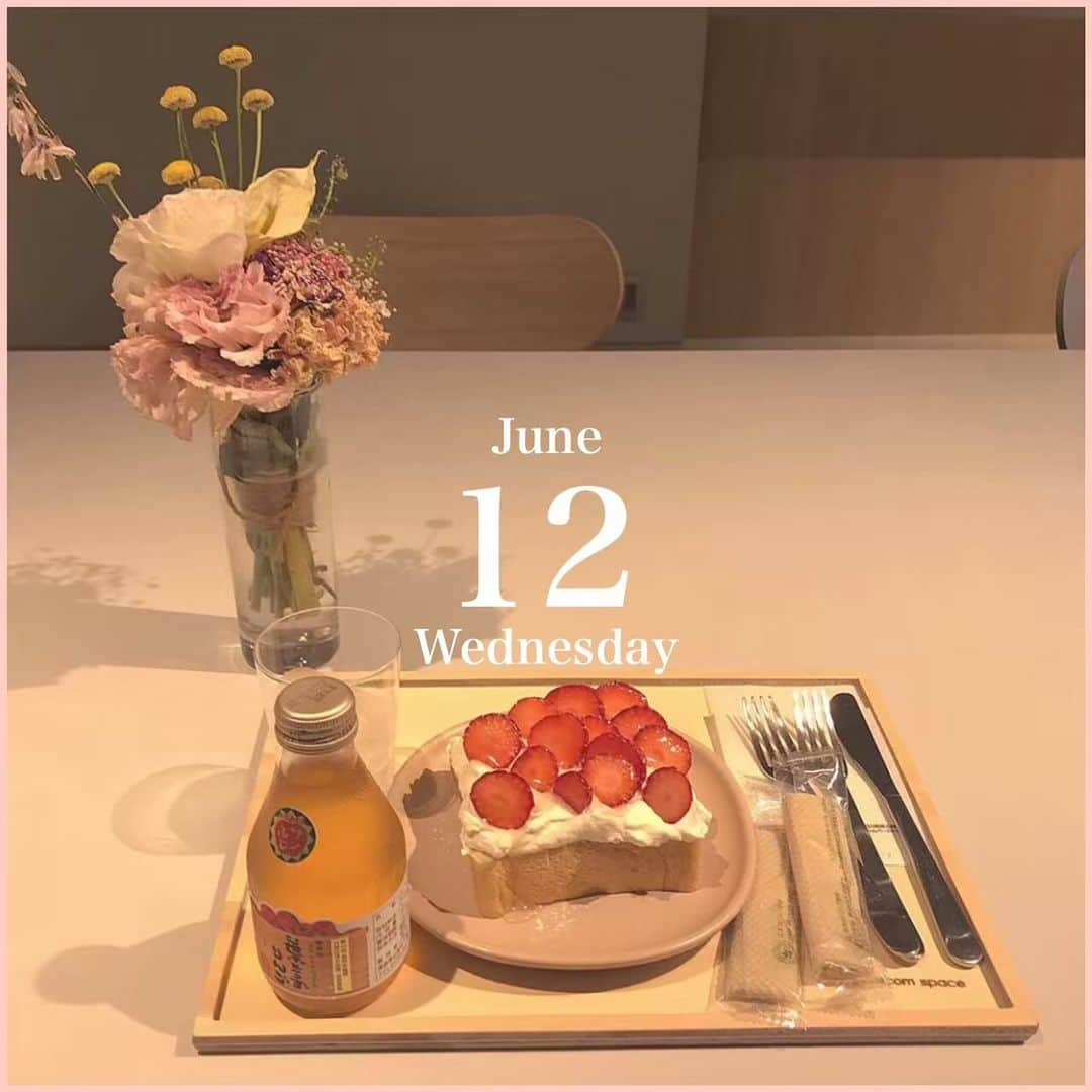 bis_web bis [ビス] さんのインスタグラム写真 - (bis_web bis [ビス] Instagram)「June 12, Wednesday﻿﻿ ﻿﻿﻿ ﻿﻿﻿ 🍓﻿﻿ ﻿﻿﻿ ﻿﻿﻿ ﻿﻿ dotcom space Tokyo ﻿﻿ ﻿﻿ ﻿﻿ ﻿﻿ 明治神宮前エリアにオープンした﻿﻿ クリエイティブな空間を演出しているカフェ﻿﻿ dotcom space tokyo 🍓﻿﻿ ﻿﻿ いちごがたくさんのったトースト﻿﻿ 季節のトーストが大人気💕﻿﻿ ﻿﻿ バリスタのこだわったコーヒーもおすすめ。﻿﻿ ﻿﻿ ﻿﻿ 素敵なカフェを見つけたら﻿﻿ @bis_web / #bis_web をタグ付けして投稿してね！﻿﻿ ﻿﻿ ﻿﻿ #bis_web #dotcomspacetokyo #原宿 #harajuku #明治神宮前 #原宿カフェ #カフェ巡り #トースト #いちご #いちごトースト #🍓 #🍞 #コーヒー #バリスタ #☕️ #おしゃれカフェ #caffee #トレンド #インスタ映え #スイーツ #朝ごはん #ブランチ﻿」6月12日 20時12分 - bis_web