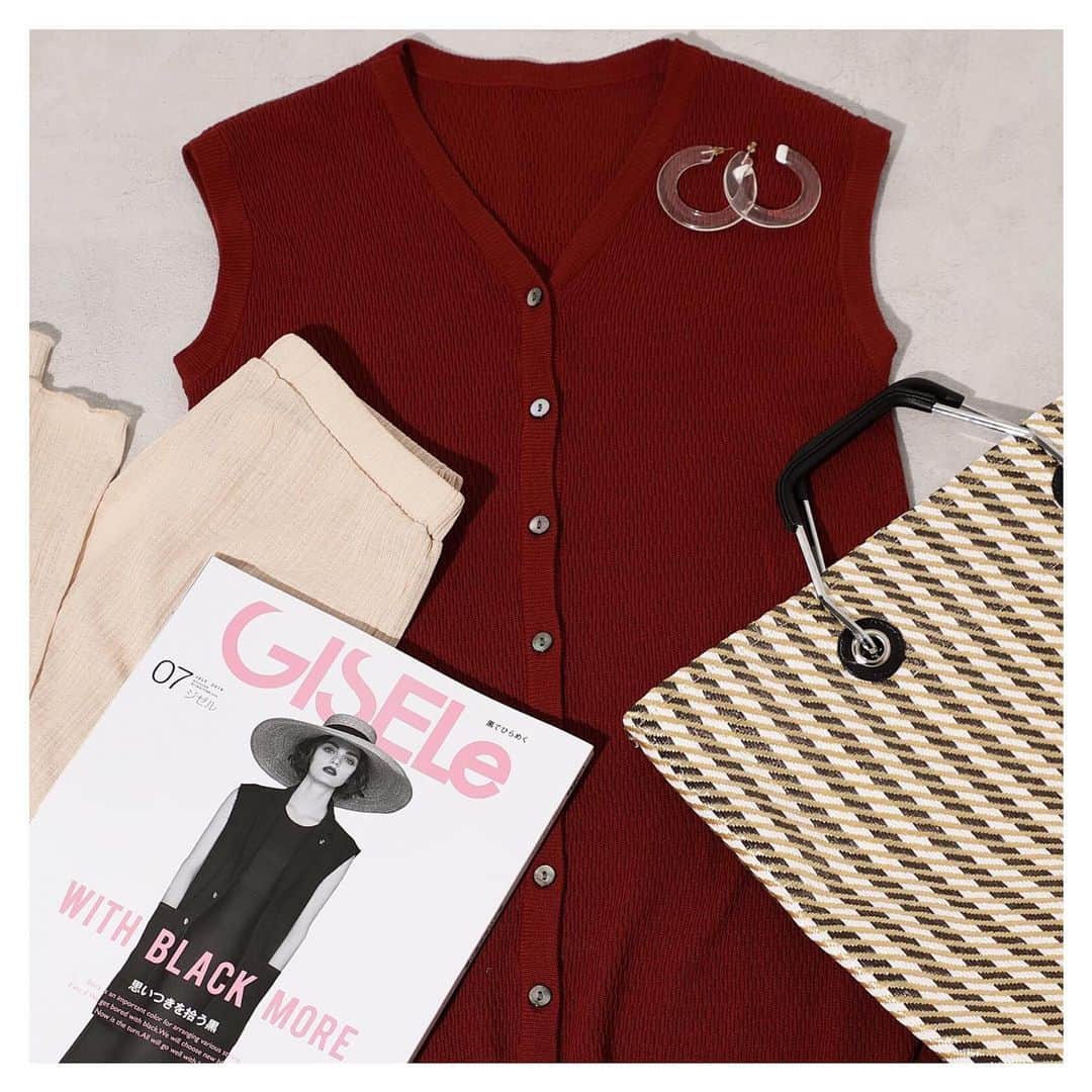 のインスタグラム：「【GISELe & Gina × ROSE BUD】﻿﻿ ﻿﻿ ——GISELe SET—— ﻿﻿ 6/7の発売と同時に瞬く間に完売した﻿﻿ 幻のスペシャルセットが、皆さんの声に応えて追加販売！ ﻿ 人気雑誌「GISELe」と「Gina」とコラボし、さらにお得感も味わえる嬉しいセットとなっています。 ﻿﻿ 前回買えなかった人もぜひこのチャンスをお見逃しなく！ ﻿﻿﻿ ■SPECIAL SET ﻿﻿﻿ 〜GISELe SET〜﻿﻿﻿ #6009199001﻿ ¥15,000+Tax﻿﻿﻿ ﻿﻿﻿ ■ニットジレワンピース﻿﻿ #6009122015﻿﻿ ¥8,900+Tax﻿﻿﻿ ※GISELe SETのカラーはありません。﻿﻿﻿ ■シアーレギンス﻿﻿ #6009130027﻿﻿ ¥3,900+Tax﻿﻿﻿ ■ハンドルバッグ﻿ #6019160025﻿ ¥5,900+Tax﻿ ■ピアス﻿﻿ #6019185057﻿﻿ ¥2,300+Tax﻿ ﻿﻿﻿ ﻿﻿﻿ #ローズバッド ﻿﻿﻿﻿ #ROSEBUD﻿﻿﻿﻿ #ROSEBUD19ss」