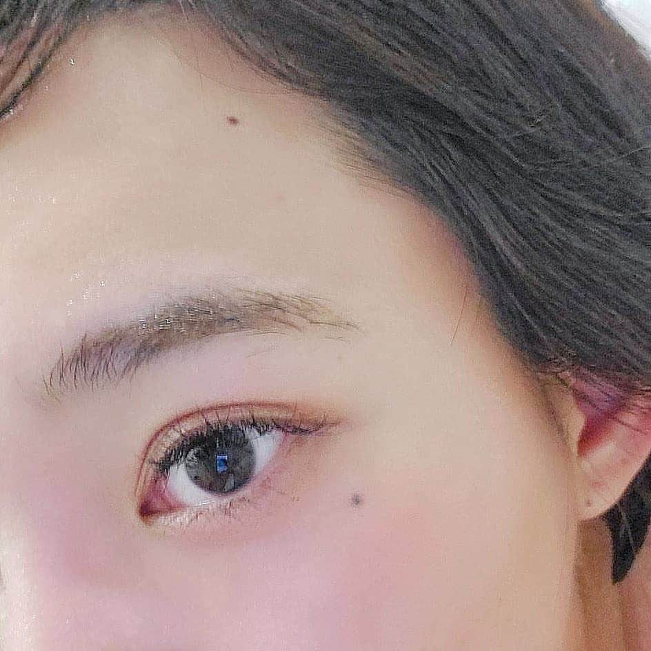 保坂玲奈さんのインスタグラム写真 - (保坂玲奈Instagram)「👀 . どあっぷ🥺 . 遅い時間でも旅先でも 熱い湯船に浸かって身体を 煮出さないと身体が重くて眠れない😪 . . eyelash: @_aya_s_3  @eyelash_la_tiara . . . 瞳に映りこんだ携帯が 目をキラキラにみせてくれるよ。笑 . . . #マツエク #マツエクデサイン #Cカール #ぱっちりお目目 #時短 #時短メイク #裸眼 #まつげエクステ #アイデザイン #美容」6月12日 20時32分 - __renao_0707