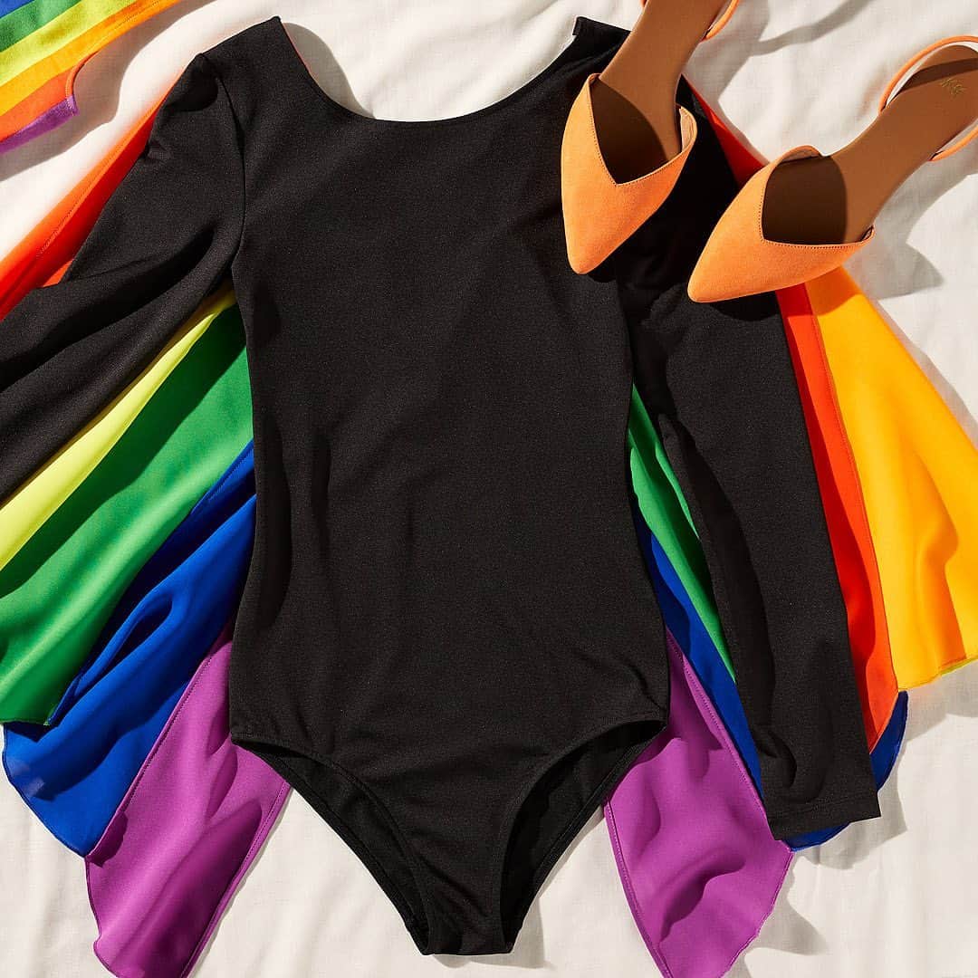 H&Mさんのインスタグラム写真 - (H&MInstagram)「It's time to dress in the colours of the rainbow flag. HAPPY PRIDE! 🏳️‍🌈 #HM  Comments that are hurtful and not in line with our well-rooted values about equality, diversity and the right to be who you are, have been and will be removed.  Ballet slingback: 0717932005 Body with a cape: 0784689001 Top: 0778123001」6月12日 20時28分 - hm