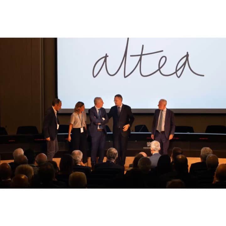 アルテアのインスタグラム：「Assolombarda awards Altea  #alteamilano #assolombarda #awards #thanks #fashion #cool #photooftheday #instagood」