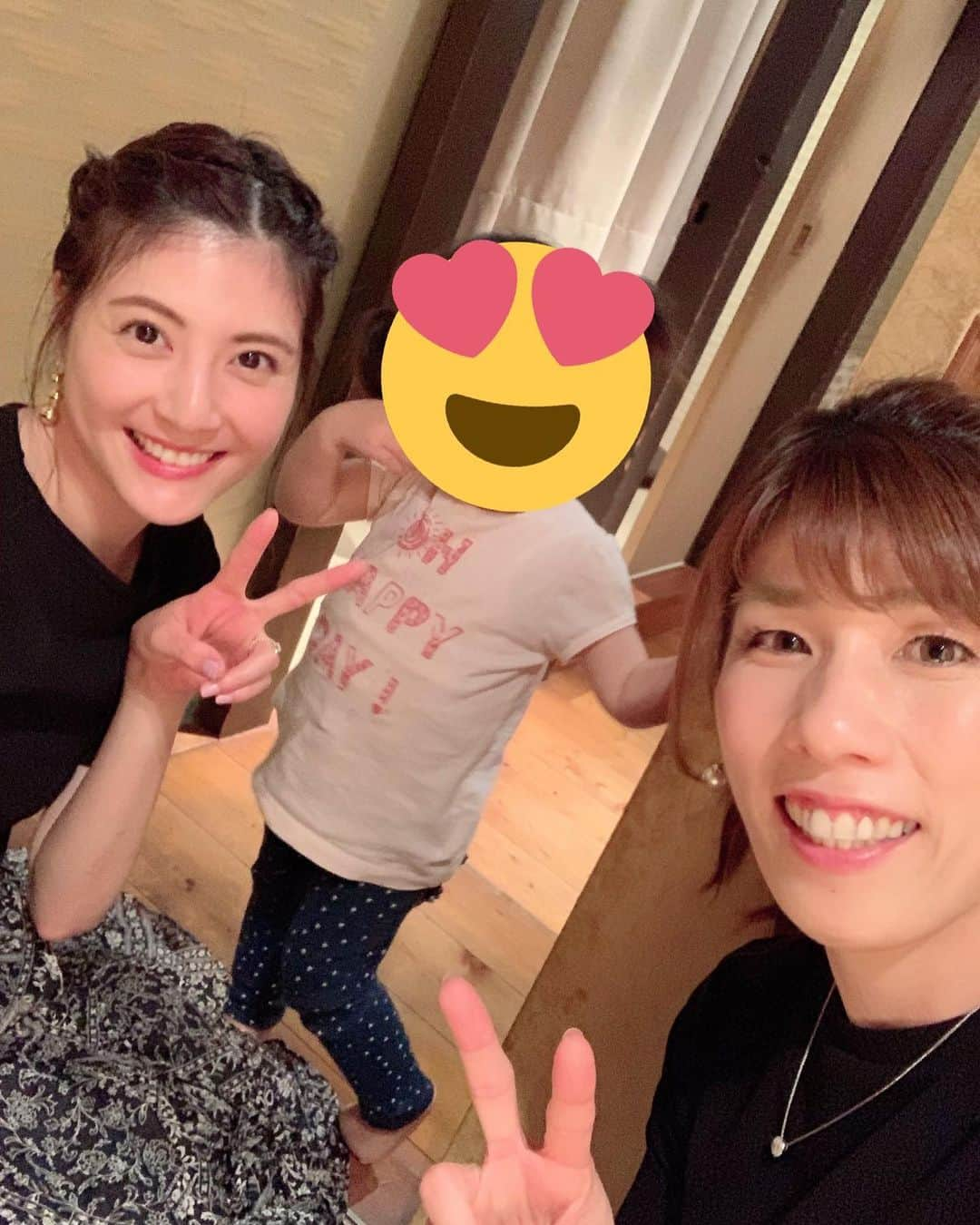 吉田沙保里さんのインスタグラム写真 - (吉田沙保里Instagram)「‪ドイツから一時帰国したので、会いたいなぁ！と連絡をくれて、久しぶりにありさちゃんとご飯に行ってきたよ😋‬ ‪久しぶりすぎてたくさん話す事があって、あっという間に楽しい時間が過ぎちゃいましたぁ〜😂‬ ‪ママになっても相変わらず可愛くて素敵なありさちゃん💓‬ ‪ドイツに戻る前にまた会おうね⭐️‬ #ありさちゃん #モデル」6月12日 12時10分 - saori___yoshida