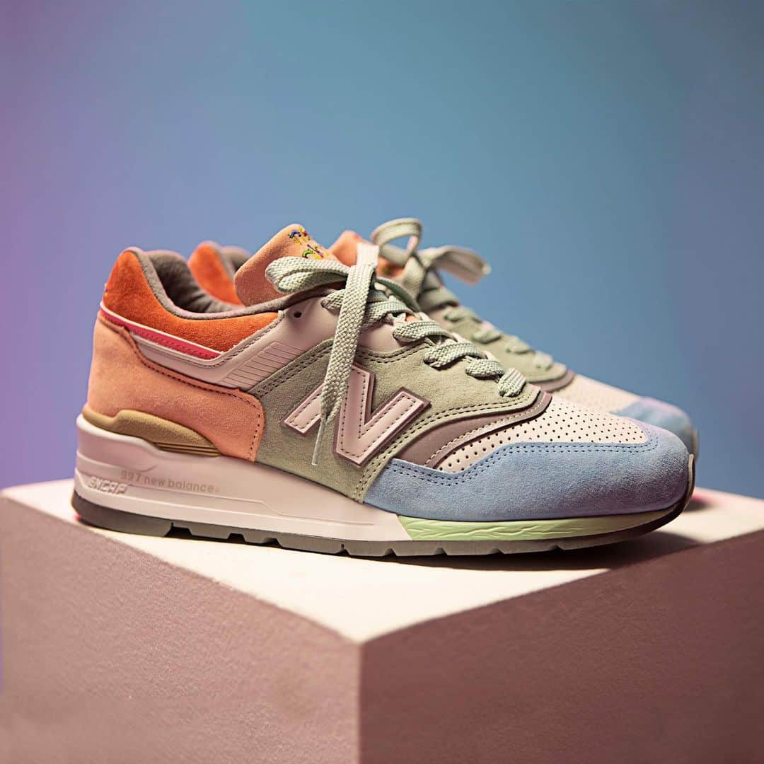 HYPEBEASTさんのインスタグラム写真 - (HYPEBEASTInstagram)「@hypebeastkicks: @toddsnyderny has unveiled a limited edition @newbalance 997 for Pride Month. Dubbed “LOVE,” the shoe takes on a summery mix of pastel tones across its premium suede upper, and features rainbow-toned branding on the ankle and tongue to celebrate Stonewall Uprising’s 50th anniversary. It’s available now at Todd Snyder’s website for $220 USD. Photo: Todd Snyder」6月12日 12時10分 - hypebeast