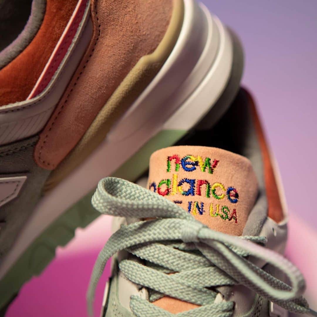 HYPEBEASTさんのインスタグラム写真 - (HYPEBEASTInstagram)「@hypebeastkicks: @toddsnyderny has unveiled a limited edition @newbalance 997 for Pride Month. Dubbed “LOVE,” the shoe takes on a summery mix of pastel tones across its premium suede upper, and features rainbow-toned branding on the ankle and tongue to celebrate Stonewall Uprising’s 50th anniversary. It’s available now at Todd Snyder’s website for $220 USD. Photo: Todd Snyder」6月12日 12時10分 - hypebeast