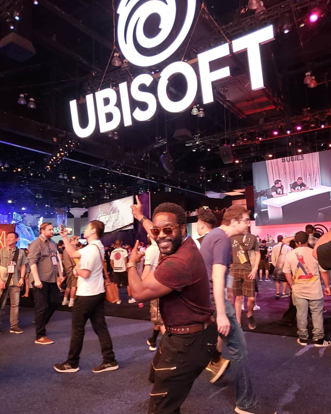 チャド・コールマンさんのインスタグラム写真 - (チャド・コールマンInstagram)「Many thanks to @ubisoft for graciously inviting me to their #E32019 booth to try #RollerChampions and #ghostreconbreakpoint!  #UBIE3 #ubisoft」6月12日 12時15分 - chadlcoleman