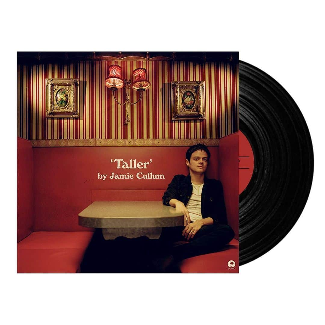 福原美穂さんのインスタグラム写真 - (福原美穂Instagram)「Love to listening Jamie’s @jamiecullum new album. This album is so straight message, mean simple and pure album. Sounds always good but this one more emotional and gospel mood… But he still challenging new sound. Respect!  最近色々リサーチしています。 リリースされたばかりのジェイミーカラムのアルバム。 最高😭 彼はいつもチャレンジしているけれど、今回はジャジーな感じよりも、もっとブルースやゴスペルっぽさも増して、でも今っぽいミックスもあり、パーティー感もあり、すごくたのしいアルバムでした。 ライブでどう魅せるのか、きになるところ。 文化村で一度見たことがあって、バンドはもちろん素晴らしかったけれど、彼のエネルギーはすごかった。 その時の音響さんも、素晴らしかったです。（ダブ好きw）音楽好きだな、って。  もう一回はシンガポールのジャズフェスで。 ローリンヒルやレラハサウェイをおさえ、パフォーマンスも音楽も一番すごかった。 またみたいな～  来日して～～ Come to Japan Jamie!!!!x  #jamiecullum #newalbum #taller」6月12日 12時17分 - miho_fukuhara