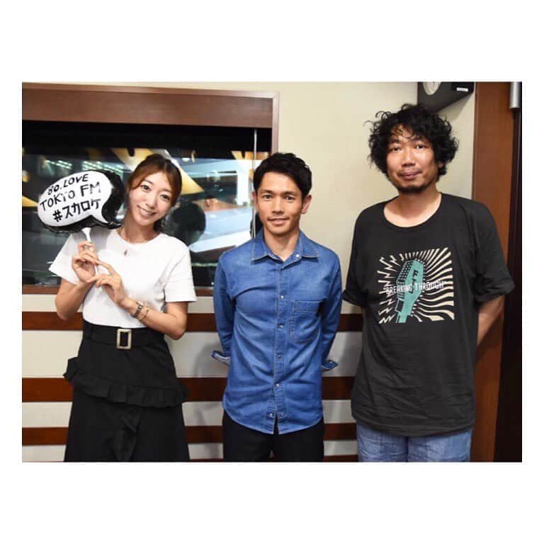 のインスタグラム：「🚀🚀🚀 ・ ・ ・ TOKYO FMスカイロケットカンパニー🚀 スペシャルウィーク😋🎉 ・ ・ ・ 月曜日は…やしろ本部長が愛してやまない…あの❕戸崎圭太騎手が登場しました🤩🏇✨ ・ ・ ・ 緊張と興奮と大好きが相まって、あんなに全身から汗をかいている本部長は見たことがなかったです☺️🤫✨ ・ ・ ・ 戸崎ダービー🏇にもたくさんのリスナーさんが参加してくださって、初めて見るラジオネームがいっぱい😆ありがとうございました😊💕 ・ ・ ・ 今までの生放送でいかに本部長が戸崎愛を語っていたかがまとめられた戸崎愛ドキュメントが今井アナのナレーションで感動的にまとめられ、放送で戸崎さんに聴いていただいたので、聴き逃した方はぜひradikoのタイムフリーでもお楽しみください😋📻 ・ ・ ・ そして月曜コーナー『UCC 感謝マンデー』DJミルキーもゴリゴリの90'sなノリで登場🤣🤩🤢📀🎧 感謝メッセージ✉️も引き続きお待ちしていま〜す😍 ・ ・ ・ #tokyofm #スカロケ  #radio #ラジコ #JRA #競馬 #騎手 #ジョッキー #戸崎圭太 さん #ありがとうございました #本部長 #マンボウやしろ #秘書 #浜崎美保」