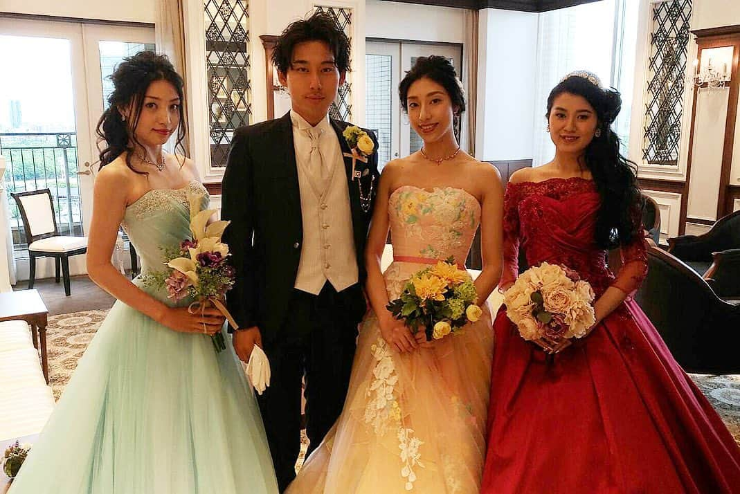 茨木菜緒さんのインスタグラム写真 - (茨木菜緒Instagram)「. bridal show👰💐🤵 . 最近はパステル系のカラードレスを 着させて頂く事が多い💙💙 可愛いドレスに囲まれて、 落ち着くメンバーで楽しかった。☺️ . #bridal #ブライダル #dress #ドレス #ウエディングドレス #花嫁 #show #結婚式場 #結婚式 #カラードレス #model #エルグモデル #love」6月12日 12時33分 - kudonao2218