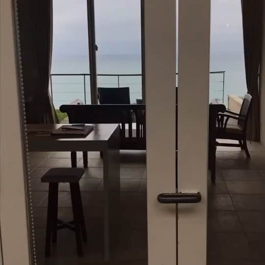 三橋亜記のインスタグラム：「. 🌊🐚🌺🏝💛」