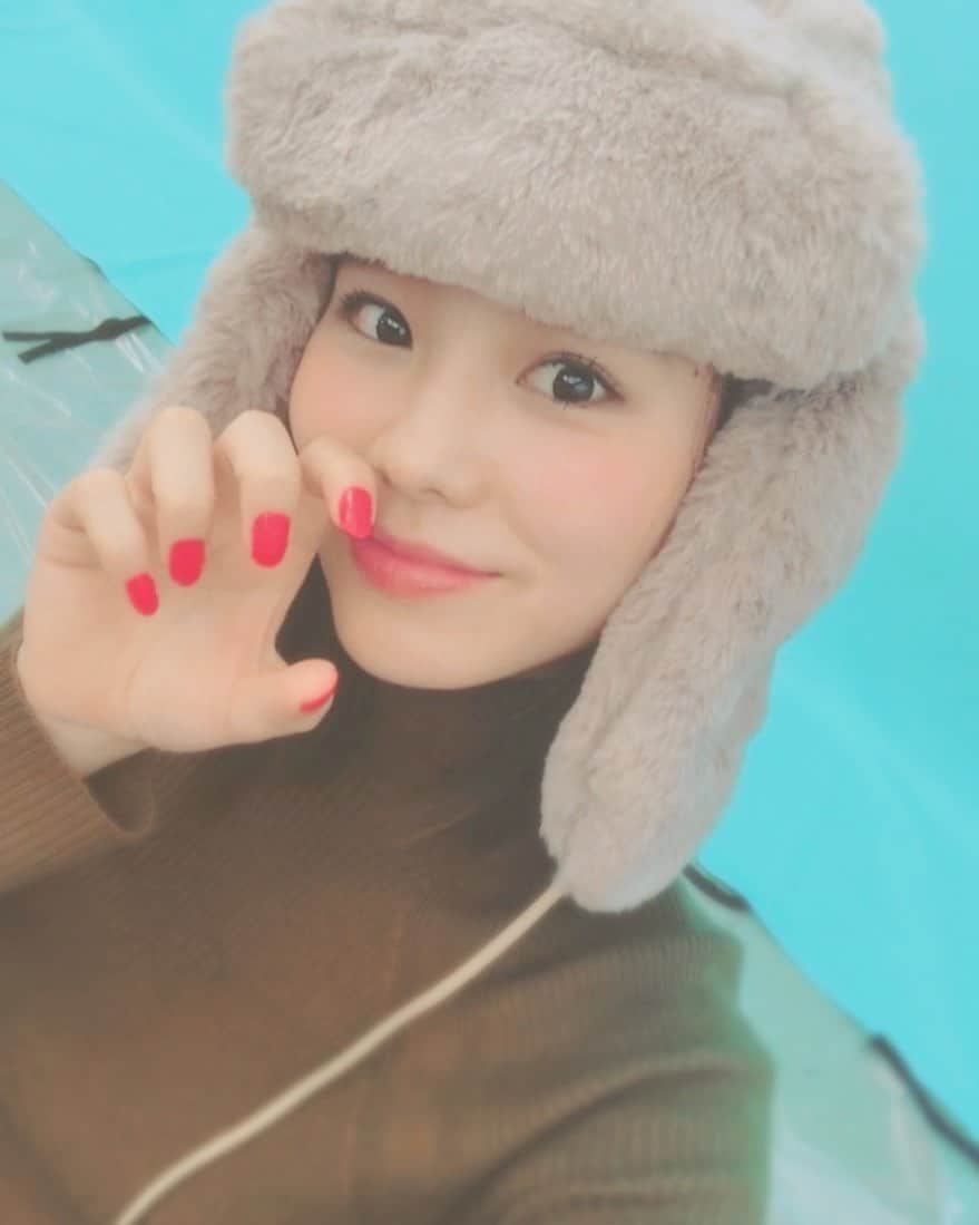 のインスタグラム：「初のショッキングピンクのネイル💅✨ 普段ネイルは全然しない派なんやけど、 ネイリスト3級の資格は持ってます笑 あと栄養士と食育インスタラクター、 ホームヘルパーの資格も...車の免許も🚗 もうすぐで29歳になるけん、 そろそろ何かに挑戦したくて 資格の勉強を始めようかな〜と考え中🤔 質問です🙋‍♀️🙋‍♀️🙋‍♀️ Q.持っててよかったって思える資格。 皆さん何かありますか？ ぜひ教えてください🤗 . . . . . #ネイル#ピンク#ショッキングピンクネイル #ネイリスト#資格#勉強#嫌いじゃない #質問#募集#アンケート#待ってます #nails#nail#nailsofinstagram#nailpolish #nailfashion#nailswag#instanails#model#fashion#nailfashion#selfie#face#tokyo#japan」
