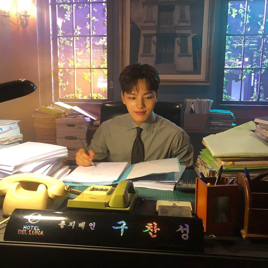 ヨ・ジングさんのインスタグラム写真 - (ヨ・ジングInstagram)「#호텔델루나 #HotelDelLuna #7월13일 #Grand_Open #9oo그램」6月12日 13時23分 - yeojin9oo