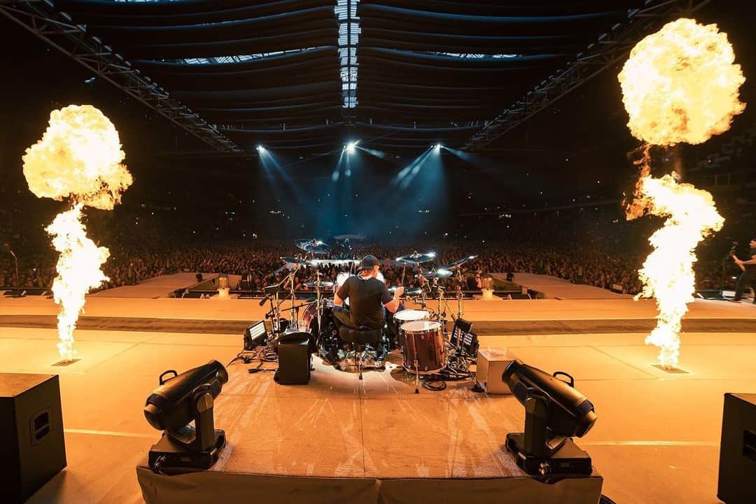 メタリカさんのインスタグラム写真 - (メタリカInstagram)「Photos from last night's show in Amsterdam! 🇳🇱 ・・・ 📸 by @brettmurrayphotography & @photosbyjeffyeager ・・・ #MetInAmsterdam #WorldWired #Metallica」6月12日 13時17分 - metallica