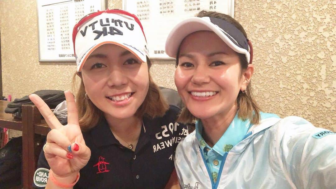 宮里美香さんのインスタグラム写真 - (宮里美香Instagram)「*** 今週は、宮里藍 サントリーレディースオープンです😊 . 藍先輩と試合会場で会えるのは、やっぱり嬉しいです😍 大好きな先輩❤️ . 大会は明日からです！！ . 私らしく頑張ります💪💪 . #golf #jlpga #宮里藍サントリーレディスオープン2019 #大好きな先輩  #このツーショット久々 #W宮里 #うちなーんちゅ」6月12日 13時22分 - mikamiyazato_official