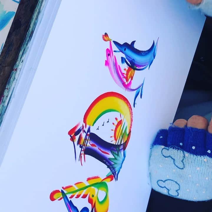 のインスタグラム：「名前をライブドローイングで描いてもらえる🌈かわいい」