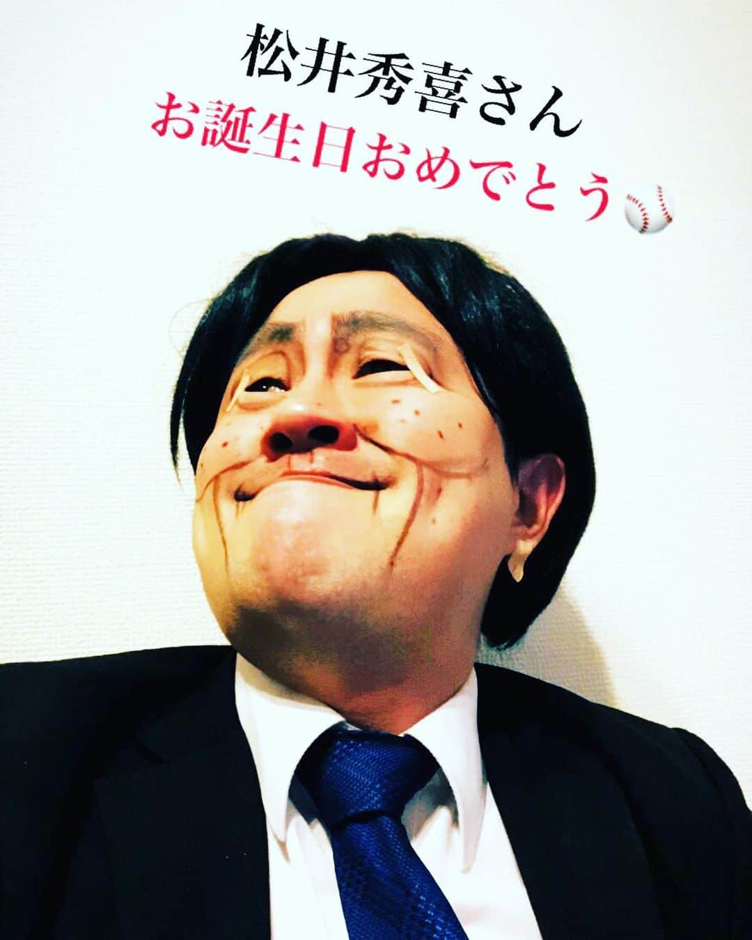 イチキップリンさんのインスタグラム写真 - (イチキップリンInstagram)「6月12日  お誕生日モノマネ 【松井秀喜さん】  お誕生日おめでとうございます🎊  #6月12日 #お誕生日 #お誕生日おめでとう #毎日 #お誕生日モノマネ #今日は55点 #459日目 #松井秀喜 #ゴジラ  #GODZILLA #プロ野球選手 #メジャーリーガー #国民栄誉賞 #背番号55 #55番 #読売ジャイアンツ #巨人 #MLB #ヤンキース #エンジェルス #アスレチックス #レイズ #右投左打 #ホームラン打者 #パワーヒッター #ハイッ」6月12日 13時58分 - ichikippurin