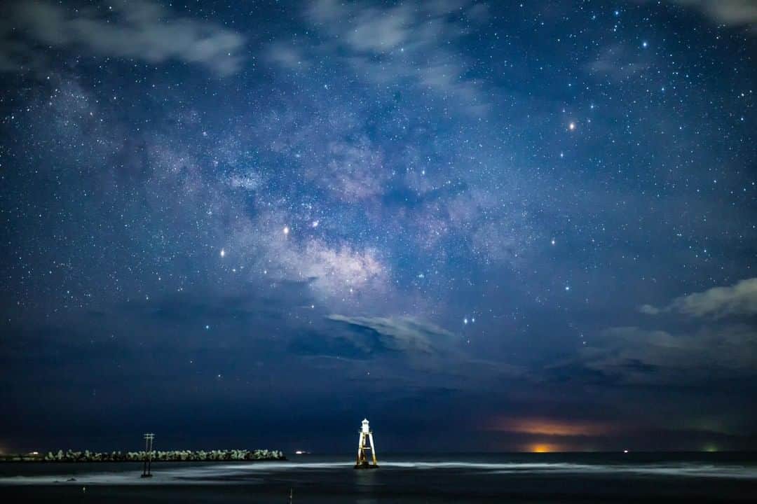 Canon Asiaのインスタグラム：「“The unused lighthouse and starry sky were beautiful ✨” All you need is the right settings and astrophotography conditions and you're set for a great night of Astrophotography 🌃 • Find out more about Astrophotography and what to avoid when shooting stars, link in bio. 🌠 • 📷 Image by @sugisugi23 shot using the Canon EOS 6D | f/1.4 | 10s | 35mm  Want your photos to be featured too? Tag them with #canonasia or submit them on My Canon Story, link in bio!  #canonasia #photography #canonphotography #astrophotography #milkyway #japan #japan_of_insta #japan_night_view」