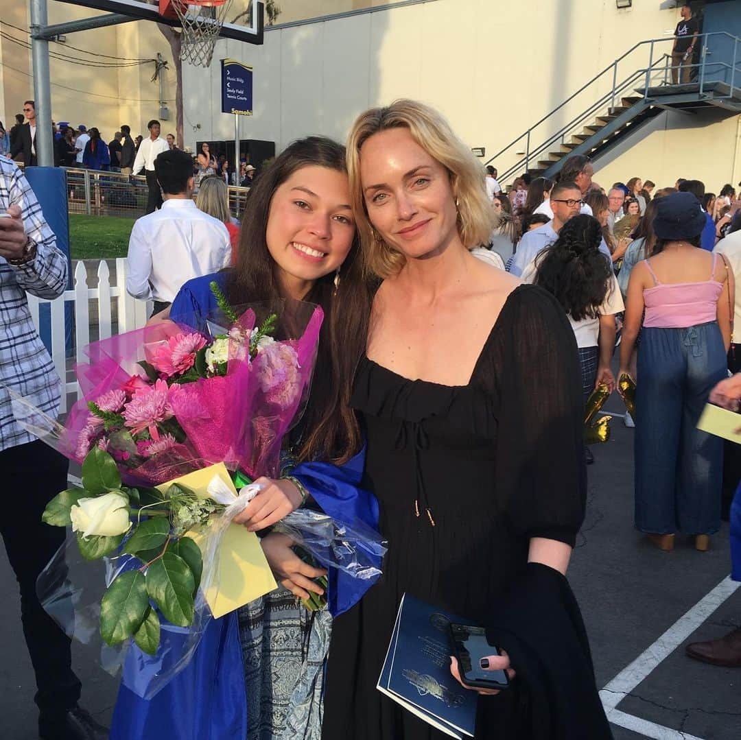 アンバー・ヴァレッタさんのインスタグラム写真 - (アンバー・ヴァレッタInstagram)「Congrats Talulah @talupark ! I can’t believe high school is done and now off to college! It’s been an honor to watch you grow into a truly amazing and beautiful woman. I am so very proud of you. I love you, Amburr 💙💛💙💛💙SAMO #classof2019」6月12日 14時20分 - ambervalletta