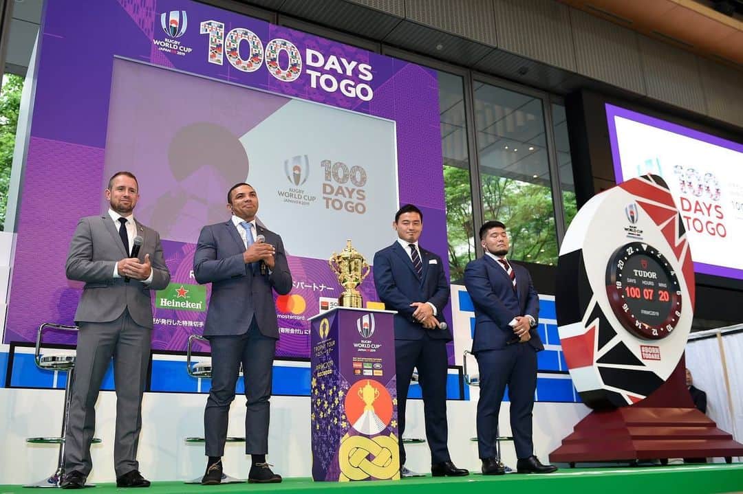 ラグビーリーグ・ワールドカップさんのインスタグラム写真 - (ラグビーリーグ・ワールドカップInstagram)「The Webb Ellis Cup on show today in Japan as we hit 100 days to go to #RWC2019 #100DTG」6月12日 14時32分 - rugbyworldcup