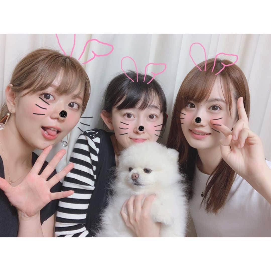 井口裕香さんのインスタグラム写真 - (井口裕香Instagram)「♡ ♡ ♡  先日またも瀬戸ちゃんと一緒に、高橋美佳子さんのおうちへ突撃！隣の晩ごはん❣️してきました🤗🎉 サラダ、ピクルス、お通しみたいなおしゃれな一品、からの、喋りながらささーっとメインディッシュ、たらこパスタ🍝！ わたしたちはずーっと座って喋っているだけで！どんどん美味しい出来立て料理が目の前に！！！ すごすぎる…すてきすぎる…🥺✨ 実はわたし珍しく、向かっている途中「なんか食欲ないな…😢」なんて思っていたのに、美佳子さんのおうちへ行ったら溢れる食欲！たらこパスタは誰よりも多く食べました！！！！！🤪🍝💨笑笑 少し遅れてしまったけど、美佳子さんのお誕生日のお祝いもできて良かったぁ☺️✨ でもでも、毎日が記念日❣️の気持ちでこれからもずっとお世話になっていきたいと思います🥳笑 こんどはわたし一押しのピオーネ🍇を持って突撃しよう〜っと🥰🎁💐 #今月中にまた行きたい #美佳子さんだいすき #瀬戸ちゃんだいすき #美佳子一家だいすき #まるちゃんもふもふ #高橋美佳子 さん #瀬戸麻沙美 ちゃん #Juice=Juice を添えて」6月12日 14時50分 - ooo31_iguchiyuka_31ooo