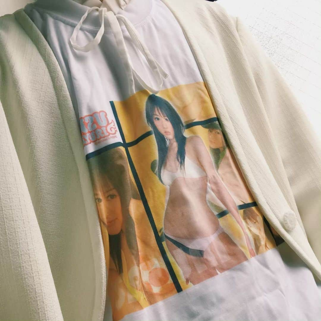 むゆあさんのインスタグラム写真 - (むゆあInstagram)「むゆあセレクトで出している 杏さゆりさんのTシャツを奇跡的に見つけたので お揃いしたい方は @santonibunnoichi_harajuku お待ちしております！ 夏はこういったテンションのTシャツを集めたいな」6月12日 14時54分 - muyua23