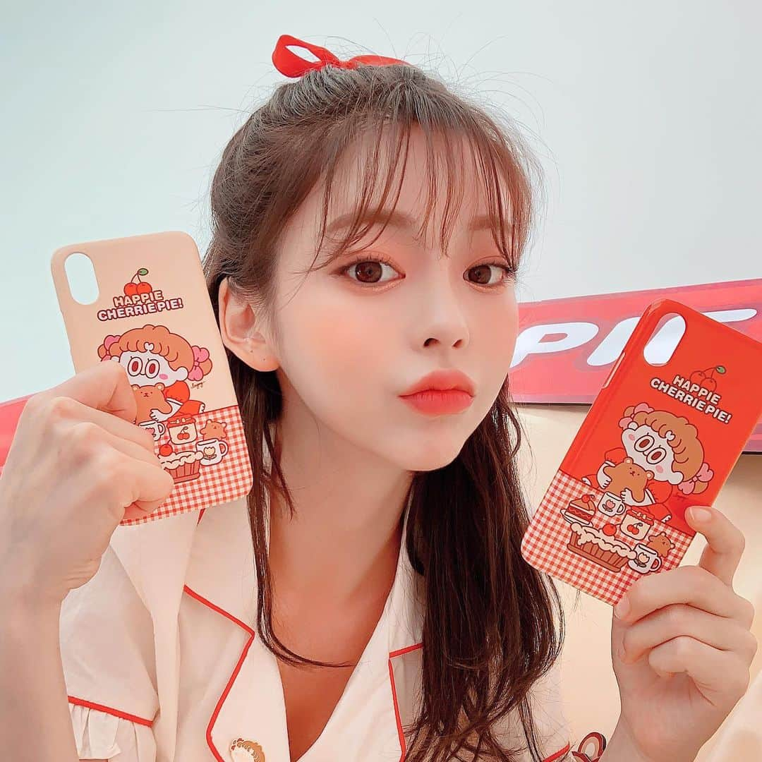 Chuuさんのインスタグラム写真 - (ChuuInstagram)「CHUU X LEEGONG season.4✨ 🍒CHERRY PIE EDITION🍒  더 귀여워진 이번 콜라보,  곧 만나요! @mynameis20」6月12日 14時55分 - chuu_official