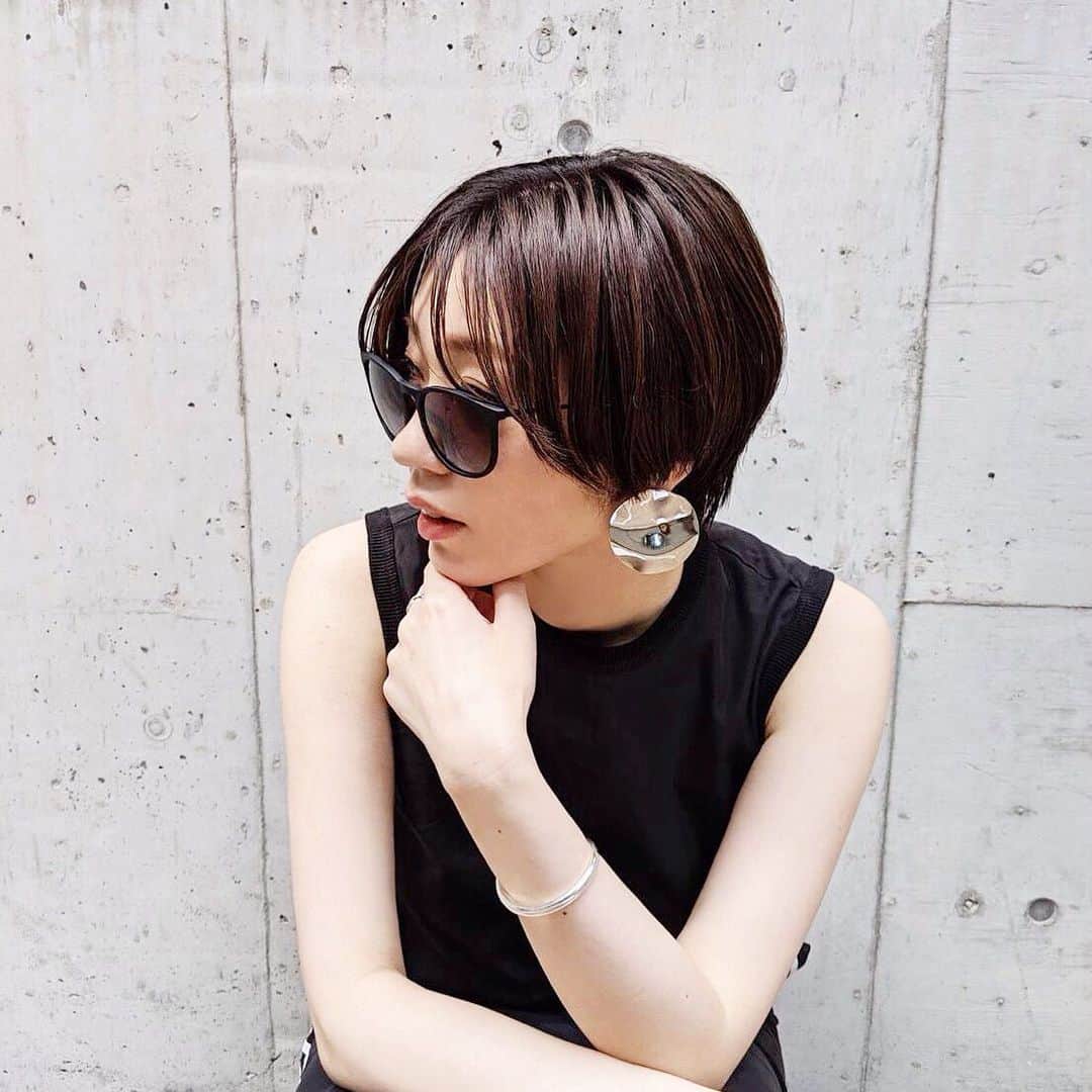のインスタグラム：「カット✂️ @corso_by_k_two  #ショートヘア #カット #cut #ショート #ヘアスタイル #ヘアスタイルチェンジ #前髪 #シースルーバング #hairstyle #likeforlikes #ヘアサロン #salon #マッシュショート #ladymade #chao_app」