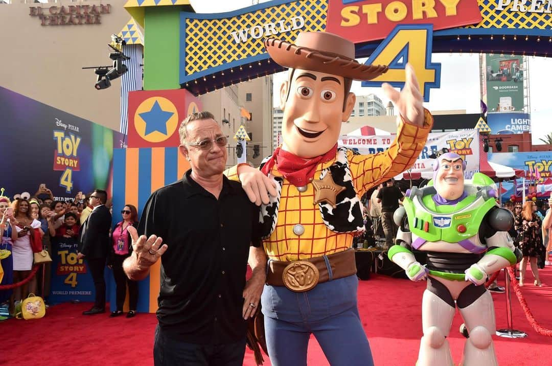 Walt Disney Studiosさんのインスタグラム写真 - (Walt Disney StudiosInstagram)「Ready 4 a celebration? Join @TomHanks, #TimAllen, and the rest of the stars at the world premiere of #ToyStory4.」6月12日 15時18分 - disneystudios