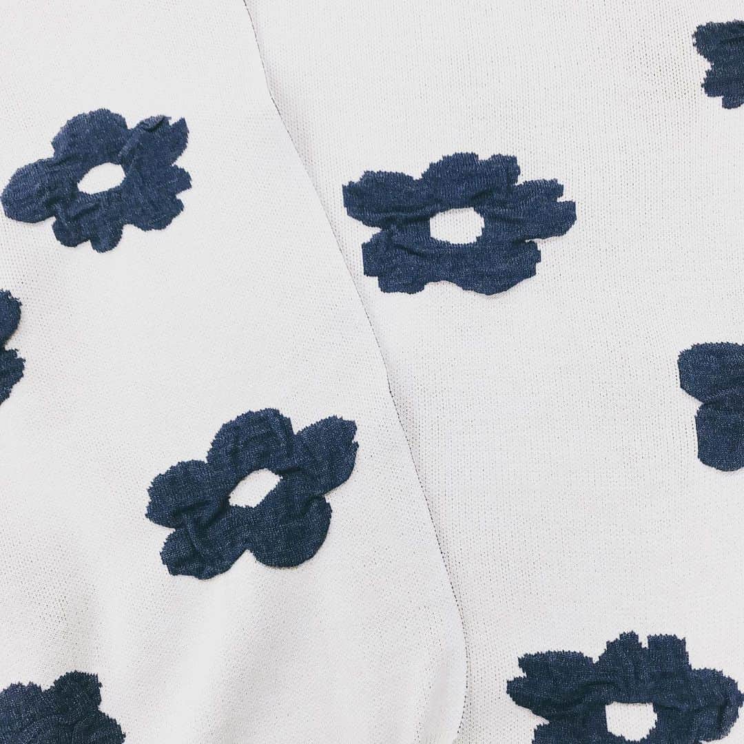 名和風歌さんのインスタグラム写真 - (名和風歌Instagram)「ひとつひとつ、全部違う花 #ふうかのてづくり #knit」6月12日 21時14分 - fuuka_nw