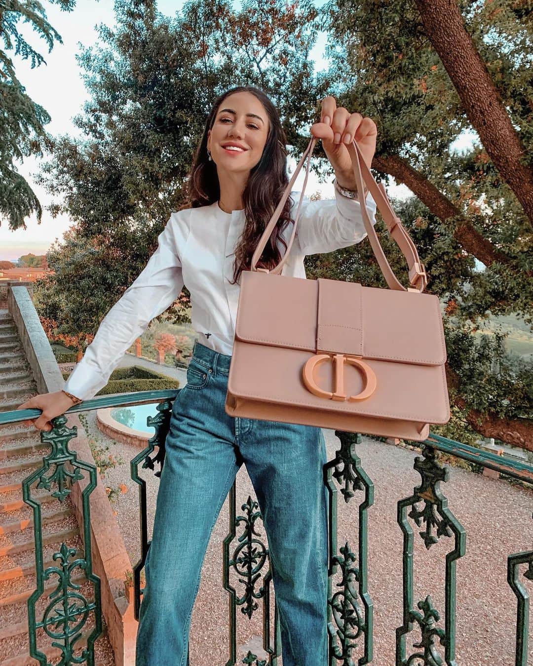 Tamara Kalinicさんのインスタグラム写真 - (Tamara KalinicInstagram)「New @dior #30Montaigne bag is a good reason to smile! What colour would you like to get it in? #diormontaigne #SuppliedbyDior」6月12日 21時07分 - tamara