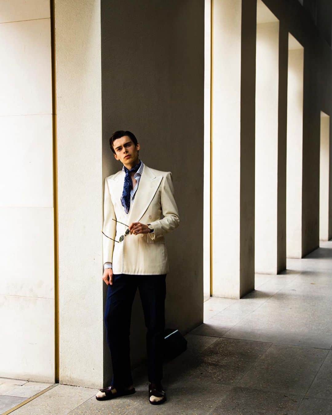 エドワード セクストンさんのインスタグラム写真 - (エドワード セクストンInstagram)「More vintage Nutter’s on show at London Fashion Week Men’s. @mathiaslefevre models a low-buttoning double-breasted flannel cocktail jacket, finished with pagoda shoulders and white grosgrain edge-tape. Photography by @kirktruman. . #EdwardSexton #LFWM #SS20 #Vintage #Nutters #SavileRow #BespokeTailoring #1970sStyle #Tailored #Luxury #BritishStyle #TheSextonLook」6月12日 16時01分 - edwardsexton