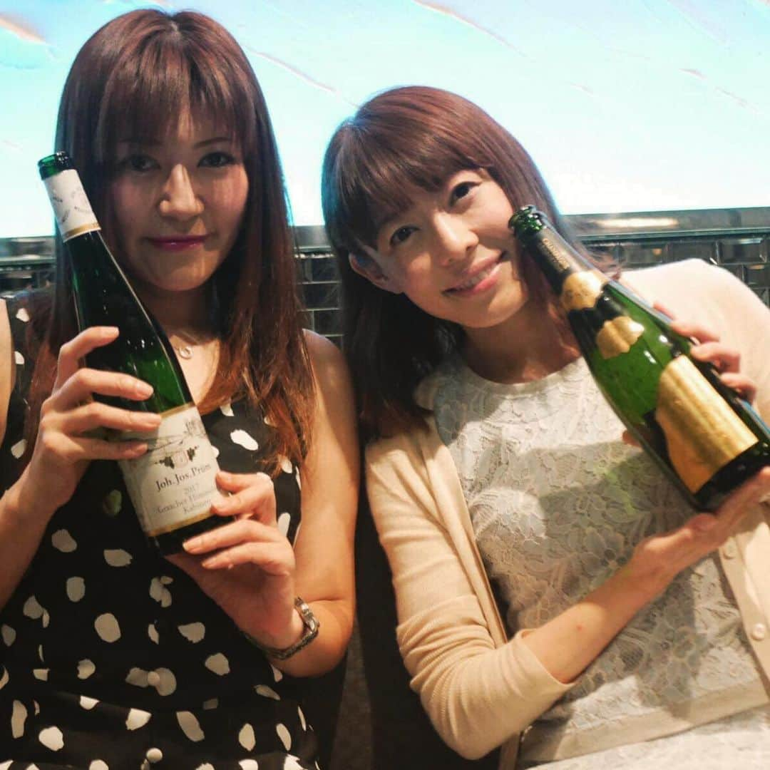 松山まなかさんのインスタグラム写真 - (松山まなかInstagram)「#champagne #シャンパーニュ #soumei #ソウメイ #糖質カット #歌舞伎町 #キャバクラ #マラソン女子」6月12日 16時31分 - manakamatsuyama