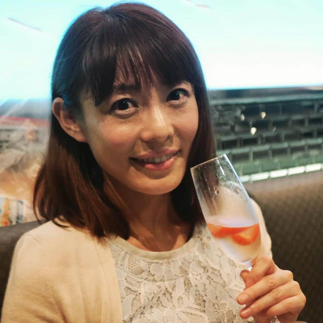 松山まなかさんのインスタグラム写真 - (松山まなかInstagram)「#champagne #シャンパーニュ #soumei #ソウメイ #糖質カット #歌舞伎町 #キャバクラ #マラソン女子」6月12日 16時31分 - manakamatsuyama