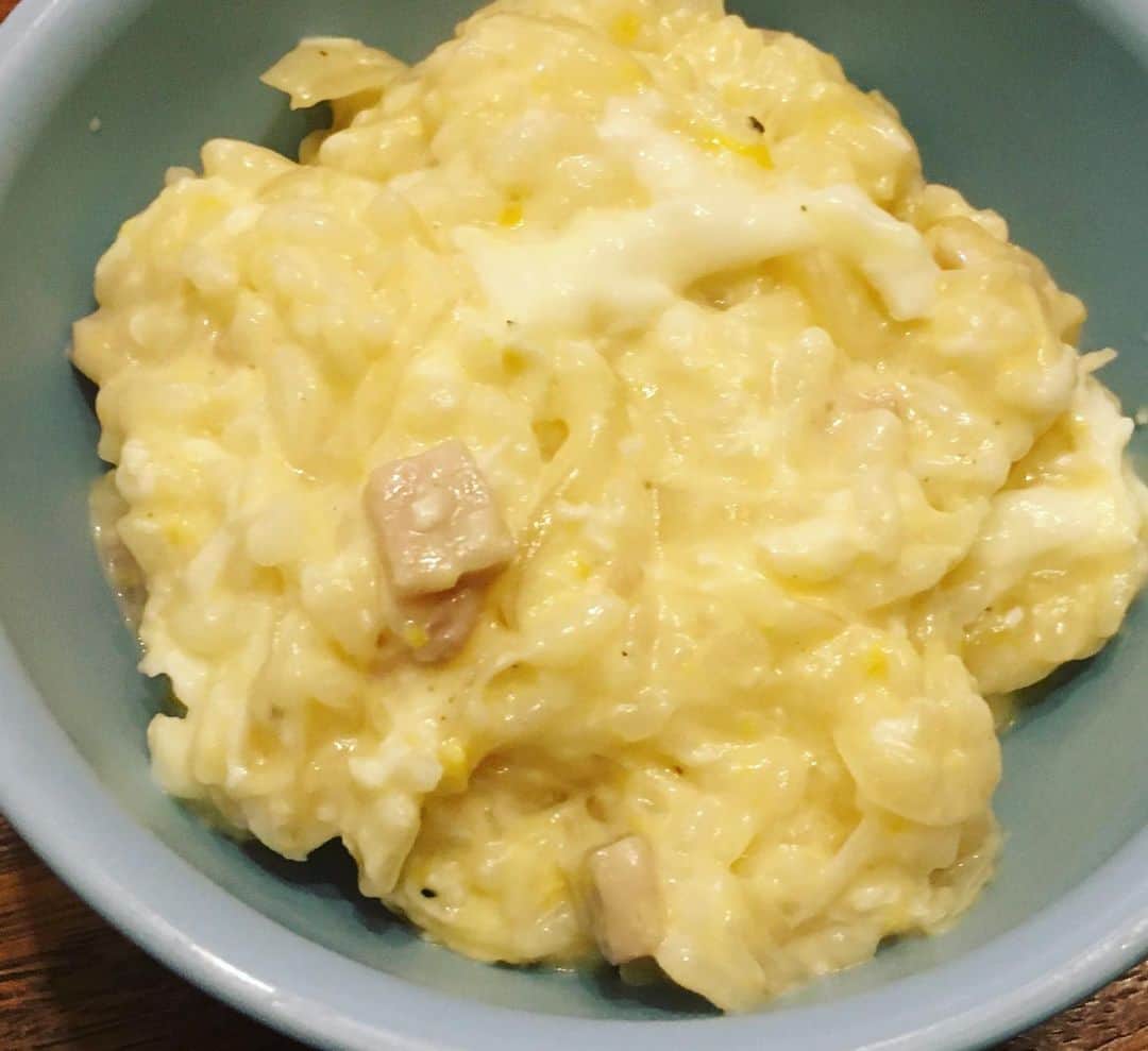 六車奈々さんのインスタグラム写真 - (六車奈々Instagram)「特製！ミルク卵粥。 これ、我ながらめちゃくちゃ美味しいわぁ^ - ^  せりも夢中で食べました！  #ミルクと卵のお粥 #めちゃおいしい」6月12日 16時42分 - nanarokusha