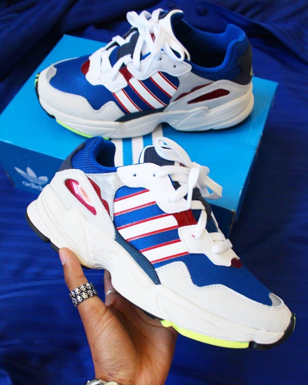 ASOSさんのインスタグラム写真 - (ASOSInstagram)「Keeping it fresh 👟 🔎 adidas Originals Yung-96 trainers (1394455) 🗣 Image description: Dominic holding the adidas Originals Yung-96 sneakers in blue」6月12日 17時10分 - asos