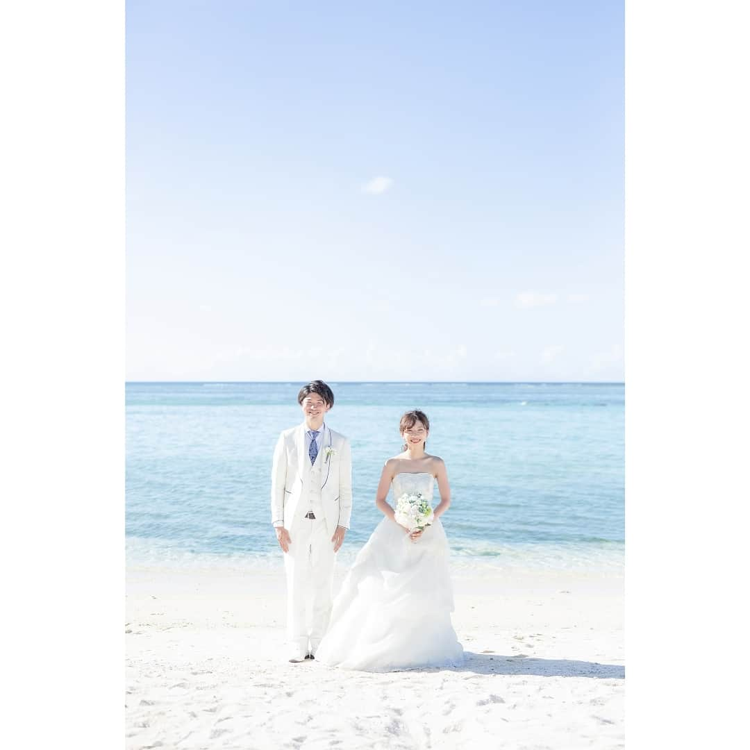 L Photography Guamのインスタグラム：「Beach shooting at Ypao Beach. ----------------- #Lフォト #lphotographyguam  #ウェディングフォト #結婚写真  #ロケーションフォト #グアムウェディング #前撮り #HUEART_life  #結婚式撮影 #結婚式カメラマン  #ウェディングフォトグラファー  #happywedding #結婚式準備  #marryxoxo #marry花嫁  #卒花嫁 # light #ypao #ファインダー越しの私の世界  #写真で伝えたい私の世界 #写真撮ってる人と繋がりたい  #写真好きな人と繋がりたい  #日本中のプレ花嫁さんと繋がりたい  #東京カメラ部 #tokyocameraclub  #instawedding #weddingphoto #guam #グアム #ビーチフォト  フォトプランのお申し込み、お問合せはDM、またはメールでどうぞ。」