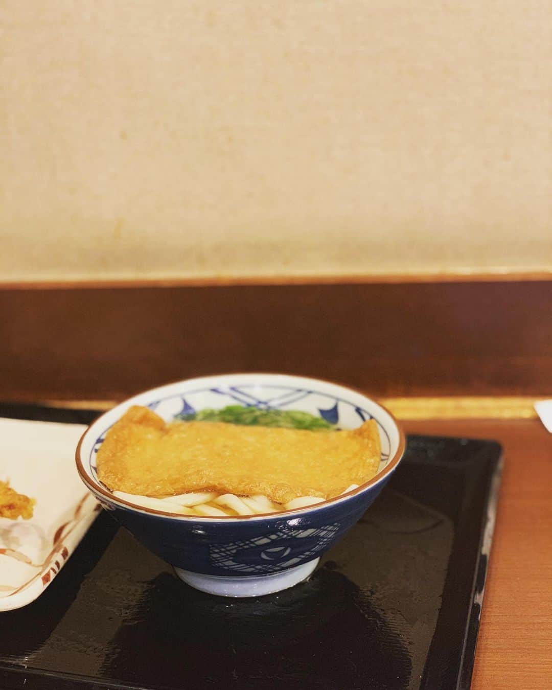 小西成弥さんのインスタグラム写真 - (小西成弥Instagram)「うどんは大体昔からきつねうどん〜。。」6月12日 17時23分 - seiya_konishi